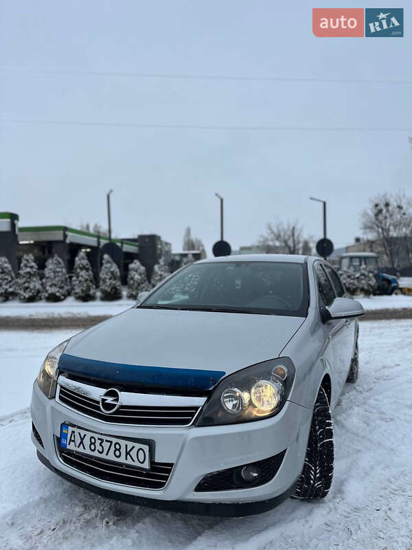 Хетчбек Opel Astra 2012 в Харкові