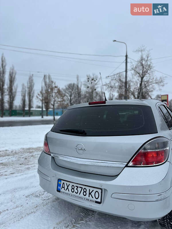 Хетчбек Opel Astra 2012 в Харкові