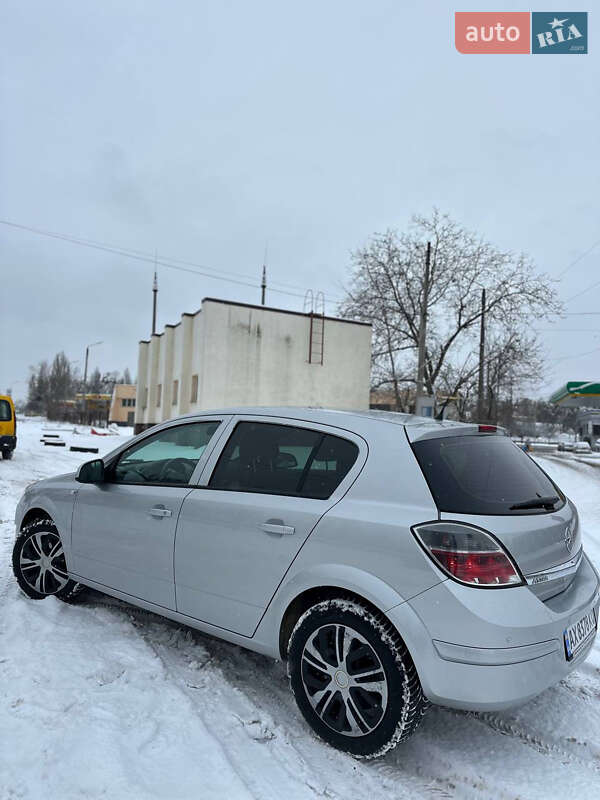 Хетчбек Opel Astra 2012 в Харкові