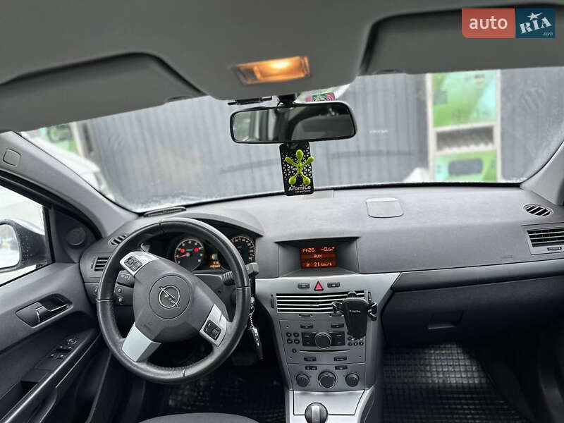 Хетчбек Opel Astra 2012 в Харкові