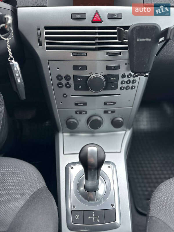 Хетчбек Opel Astra 2012 в Харкові