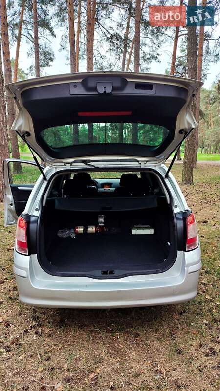 Універсал Opel Astra 2009 в Сумах