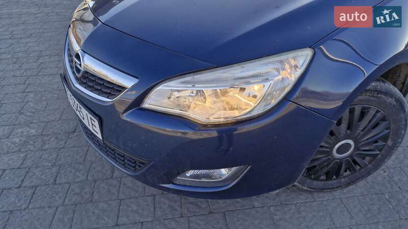 Хетчбек Opel Astra 2010 в Надвірній фото 11 Хетчбек Opel Astra 2010 в Надвірній