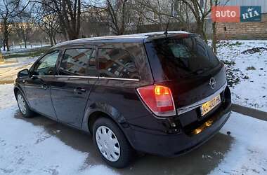 Универсал Opel Astra 2009 в Луцке
