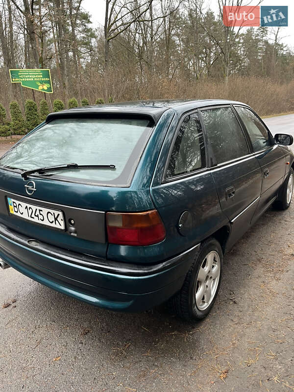 Хэтчбек Opel Astra 1997 в Яворове