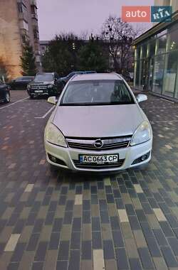 Универсал Opel Astra 2010 в Луцке