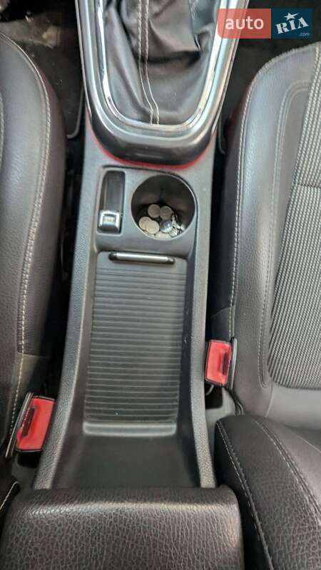 Універсал Opel Astra 2011 в Золочеві