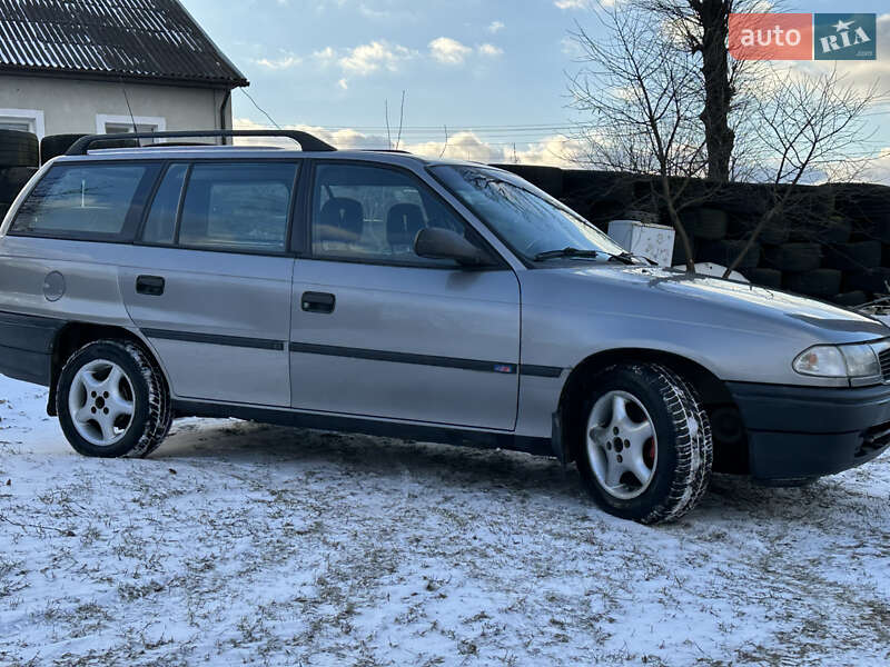 Универсал Opel Astra 1995 в Дрогобыче