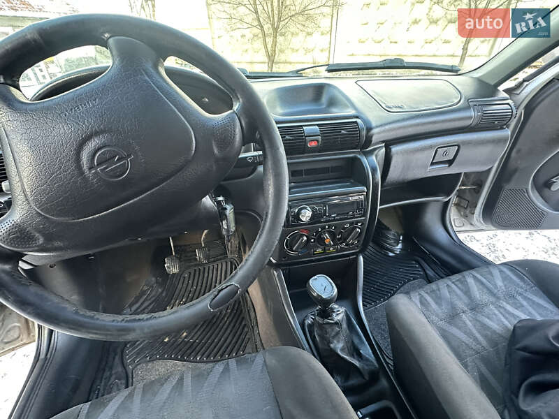 Универсал Opel Astra 1995 в Дрогобыче