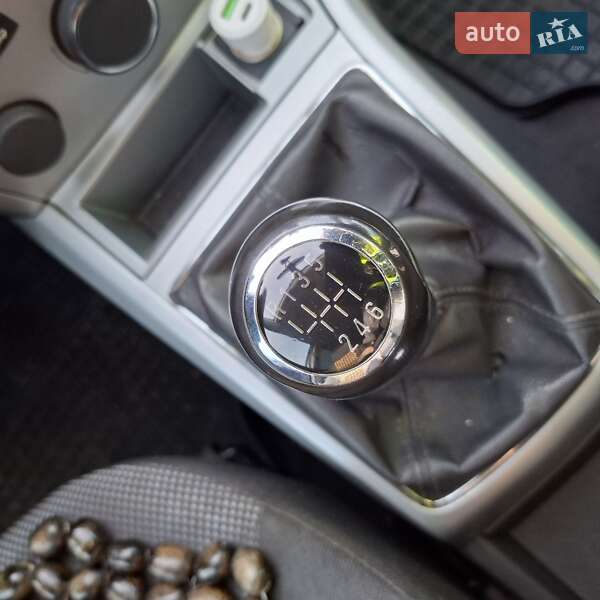 Универсал Opel Astra 2010 в Тячеве