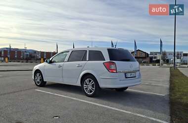 Универсал Opel Astra 2010 в Тячеве