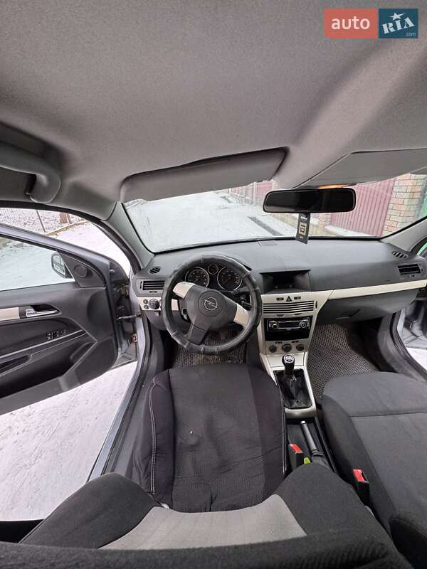 Седан Opel Astra 2008 в Ивано-Франковске