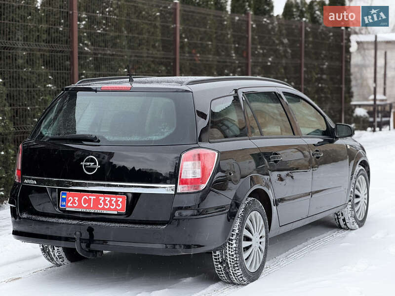 Универсал Opel Astra 2008 в Староконстантинове