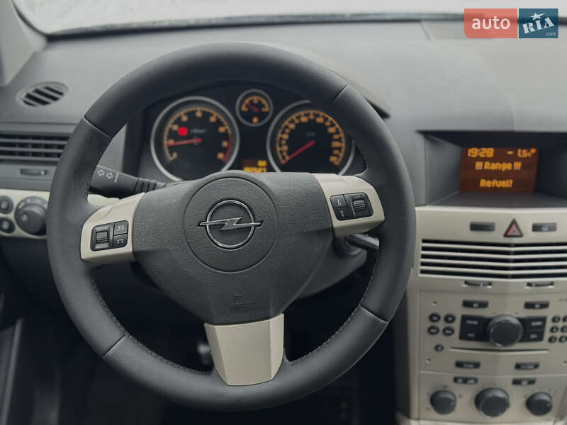 Универсал Opel Astra 2008 в Староконстантинове