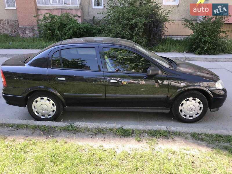 Седан Opel Astra 2006 в Ивано-Франковске