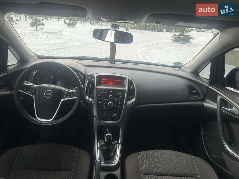 Универсал Opel Astra 2015 в Хмельницком