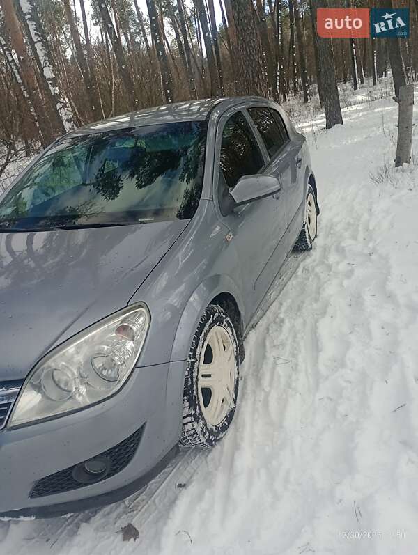 Хэтчбек Opel Astra 2007 в Смеле