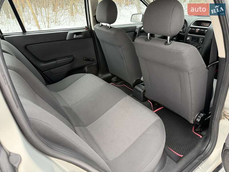 Седан Opel Astra 2007 в Ахтырке