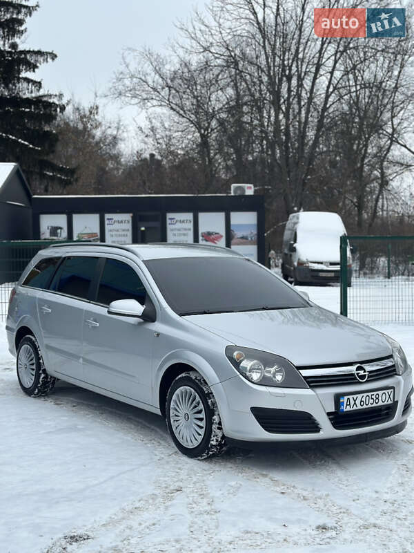 Универсал Opel Astra 2006 в Полтаве