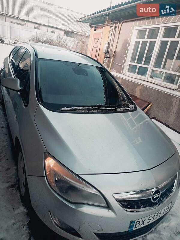 Opel Astra 2011