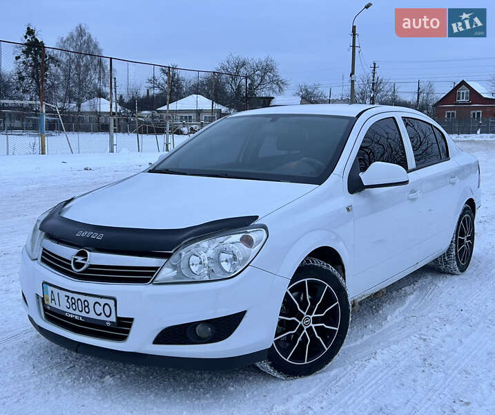 Opel Astra 2012