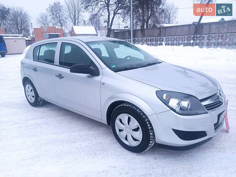 Хэтчбек Opel Astra 2010 в Лубнах