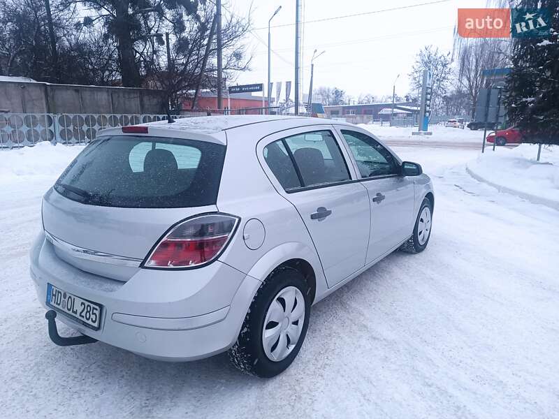 Хэтчбек Opel Astra 2010 в Лубнах