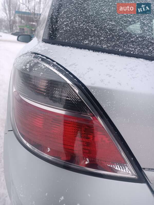 Хэтчбек Opel Astra 2010 в Лубнах