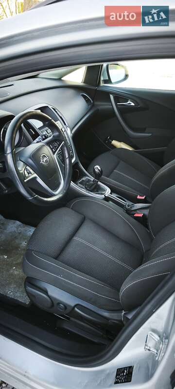 Універсал Opel Astra 2014 в Миколаєві