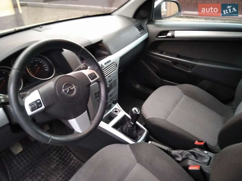 Універсал Opel Astra 2010 в Ковелі