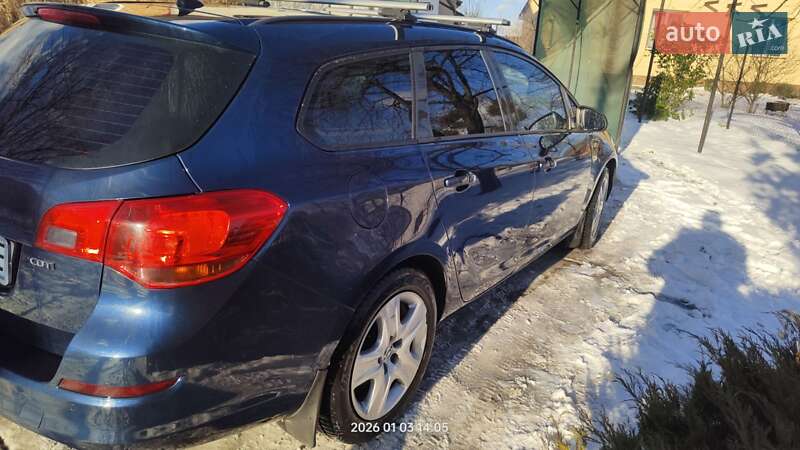 Универсал Opel Astra 2011 в Львове