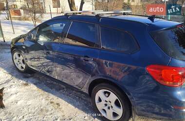 Универсал Opel Astra 2011 в Львове