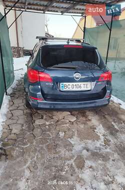 Универсал Opel Astra 2011 в Львове