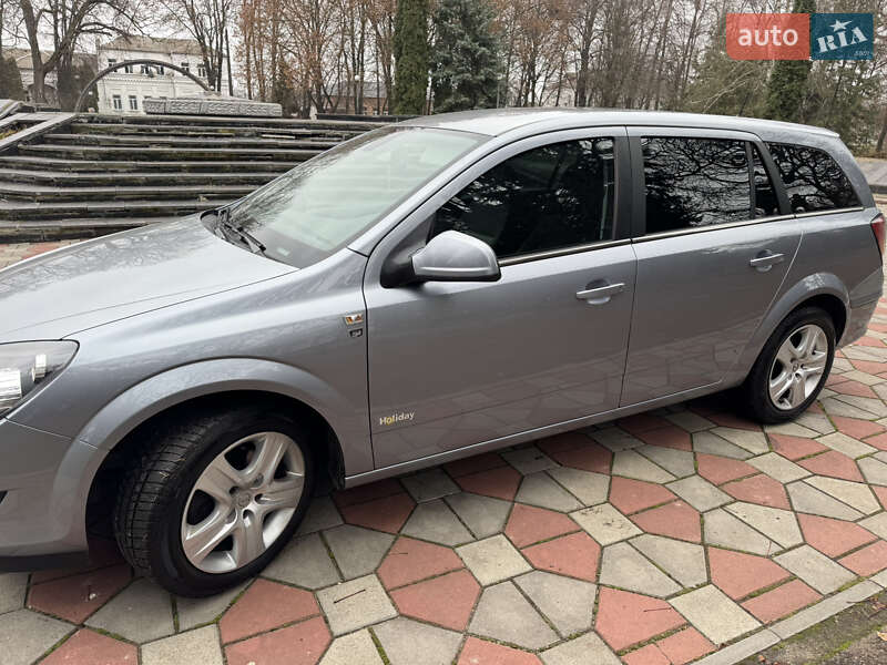 Універсал Opel Astra 2010 в Ніжині