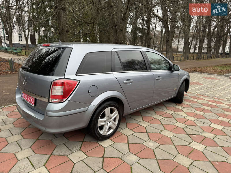 Універсал Opel Astra 2010 в Ніжині