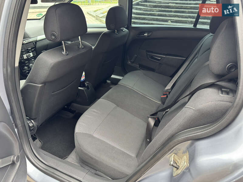 Універсал Opel Astra 2010 в Ніжині