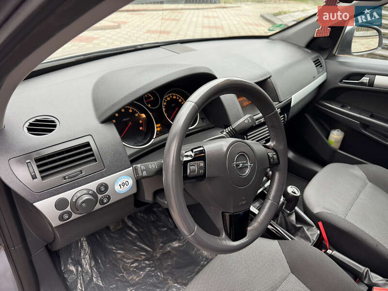 Універсал Opel Astra 2010 в Ніжині