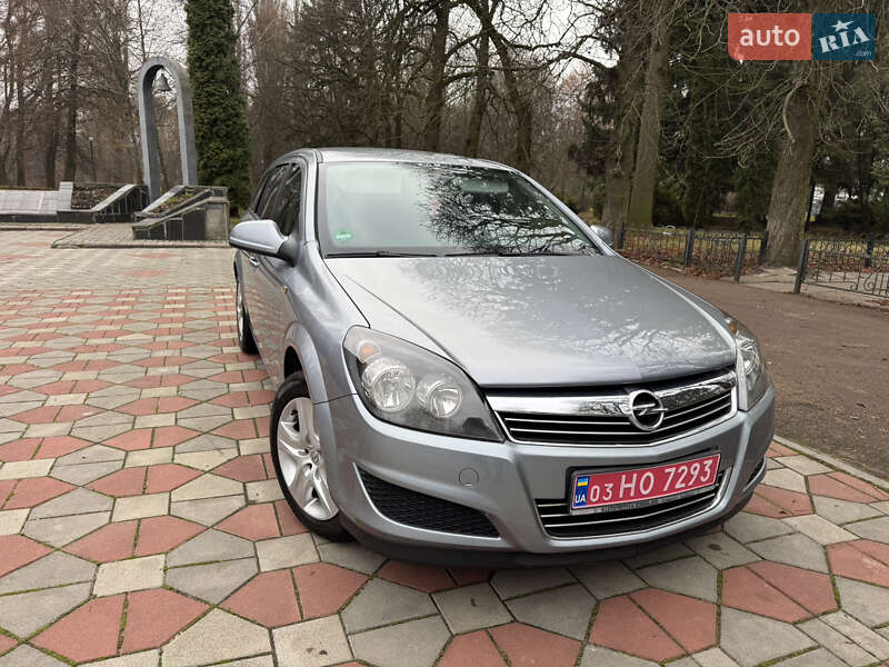 Універсал Opel Astra 2010 в Ніжині