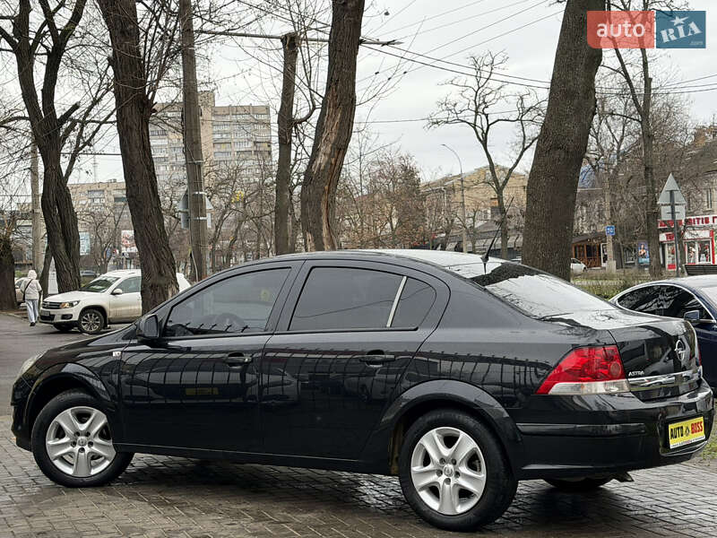 Седан Opel Astra 2013 в Миколаєві фото 7 Седан Opel Astra 2013 в Миколаєві