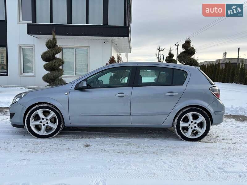 Хэтчбек Opel Astra 2009 в Киеве