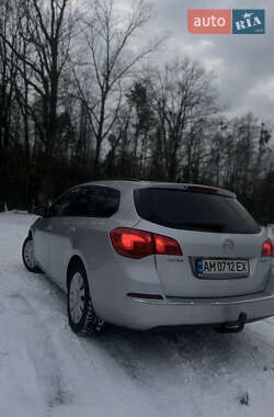Универсал Opel Astra 2012 в Житомире