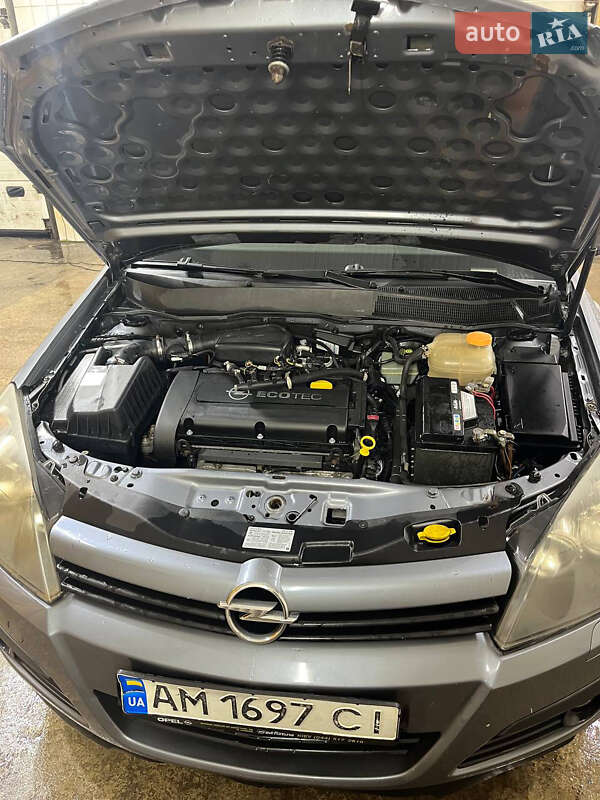 Хэтчбек Opel Astra 2004 в Коростышеве фото 3 Хэтчбек Opel Astra 2004 в Коростышеве