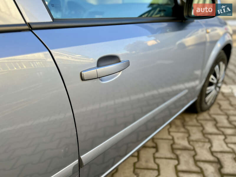 Хэтчбек Opel Astra 2005 в Ивано-Франковске