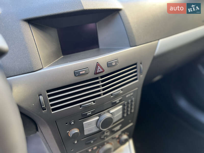 Хэтчбек Opel Astra 2005 в Ивано-Франковске