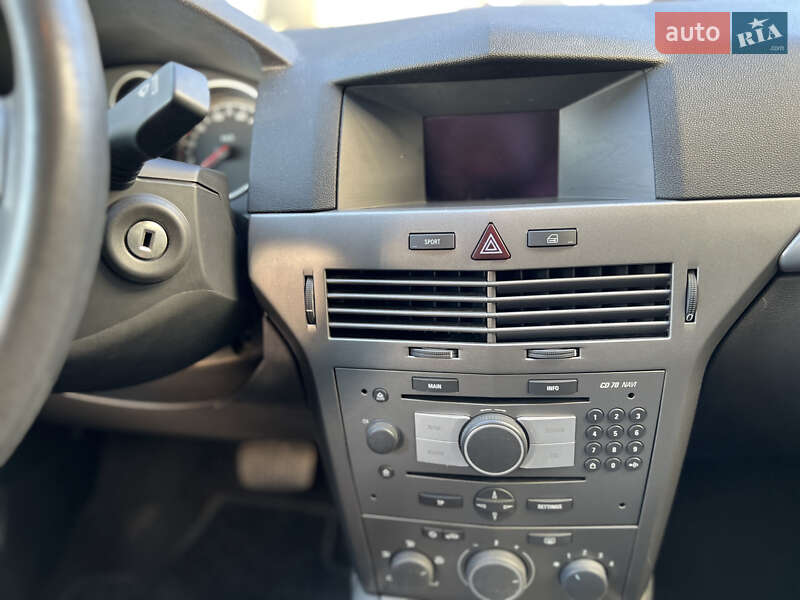 Хэтчбек Opel Astra 2005 в Ивано-Франковске