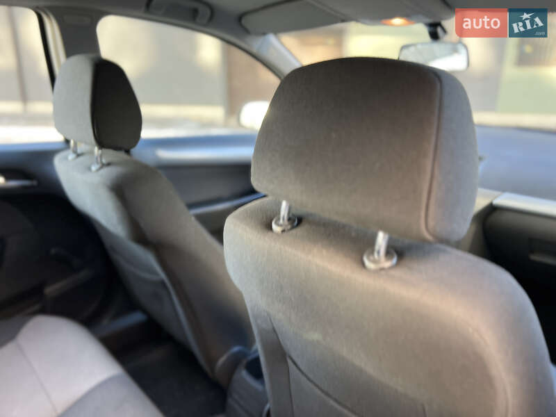 Хэтчбек Opel Astra 2005 в Ивано-Франковске