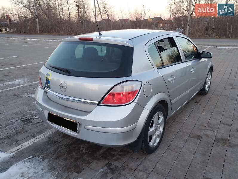 Хетчбек Opel Astra 2007 в Мостиській