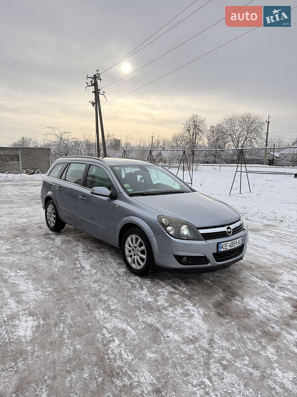 Универсал Opel Astra 2004 в Новой Водолаге