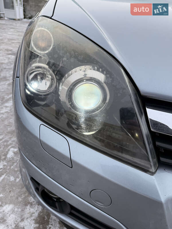 Универсал Opel Astra 2004 в Новой Водолаге