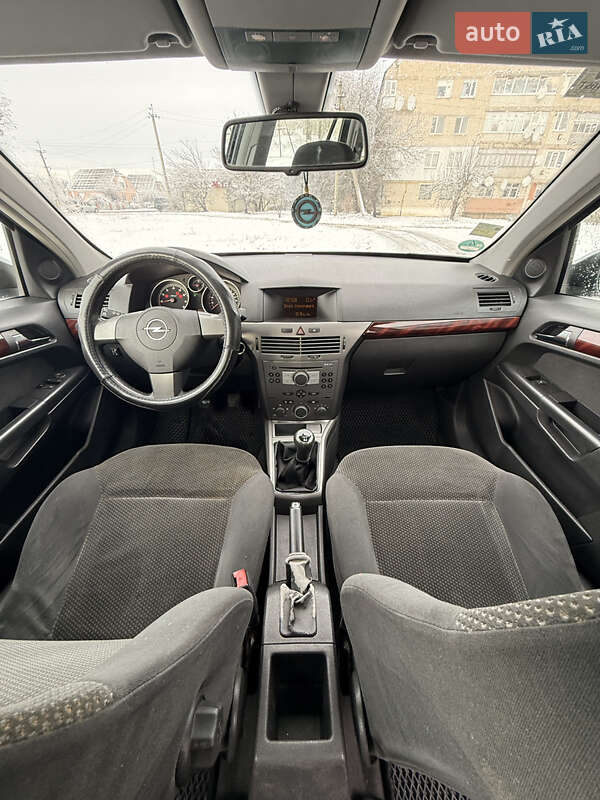 Универсал Opel Astra 2004 в Новой Водолаге